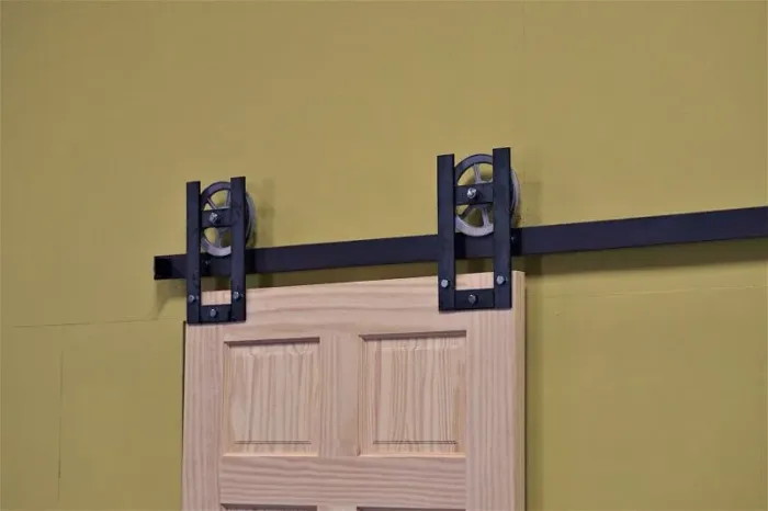 horseshoe barn door hardware