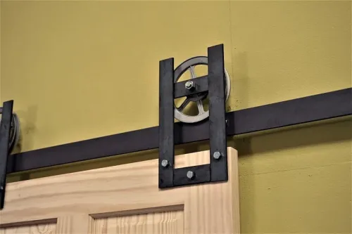 horseshoe barn door hardware