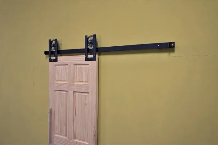 horseshoe barn door hardware